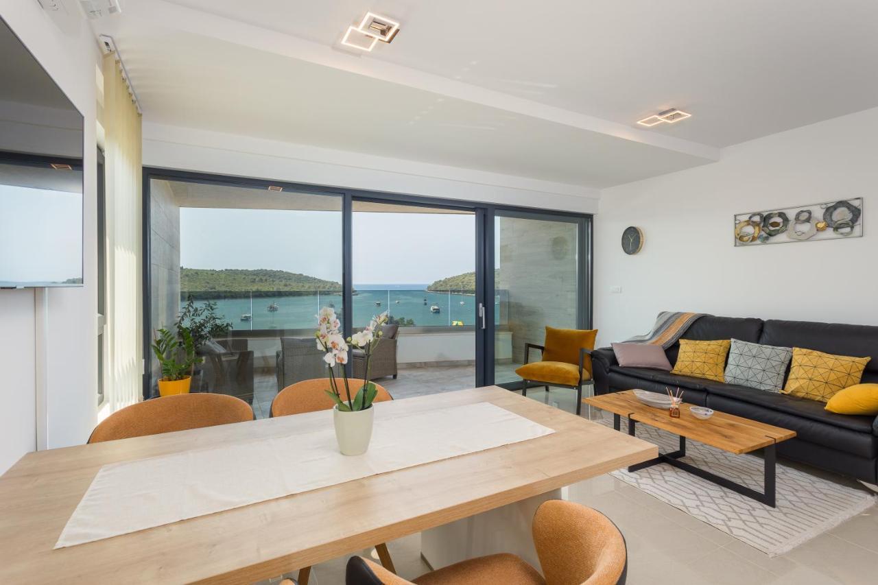 Luton Apartment Banjole Exterior photo