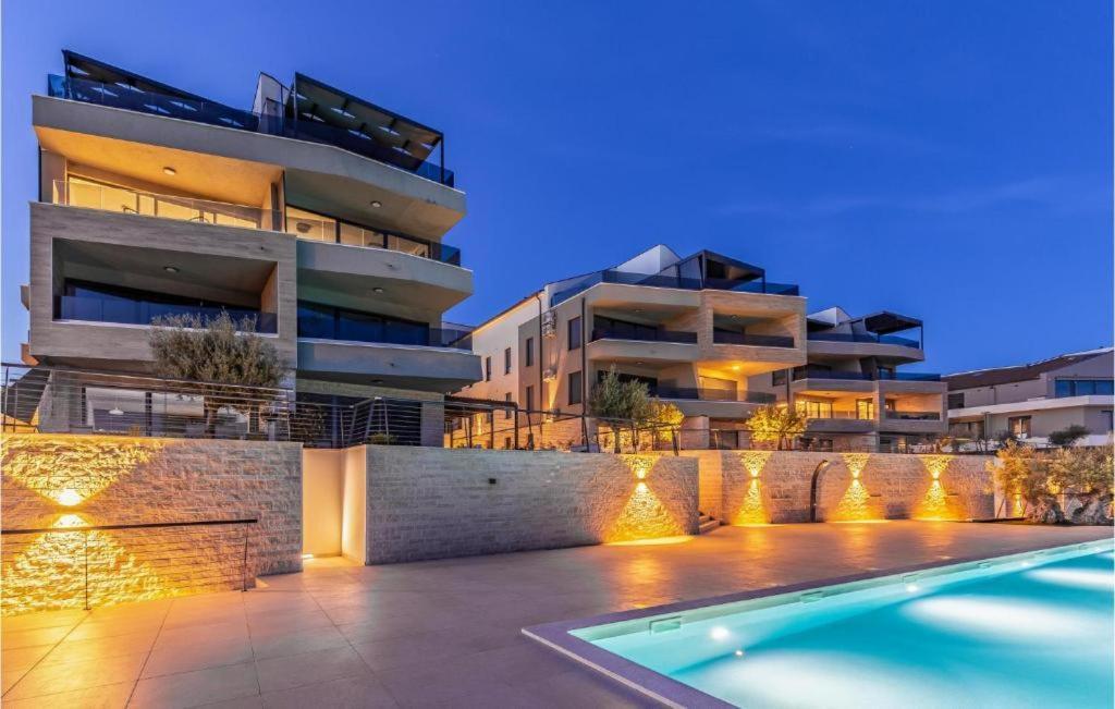 Luton Apartment Banjole Exterior photo